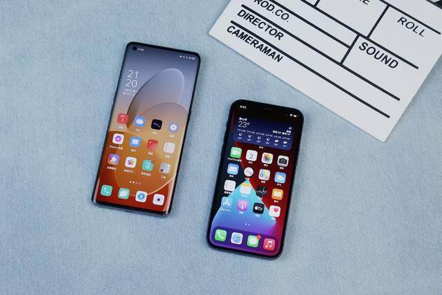 纠结要不要上车苹果12 对比完安卓旗舰 心里马上有数 苹果 公司 Oppo Iphone 左为 高刷屏 苹果12 Oppo Find X2 Iphone12