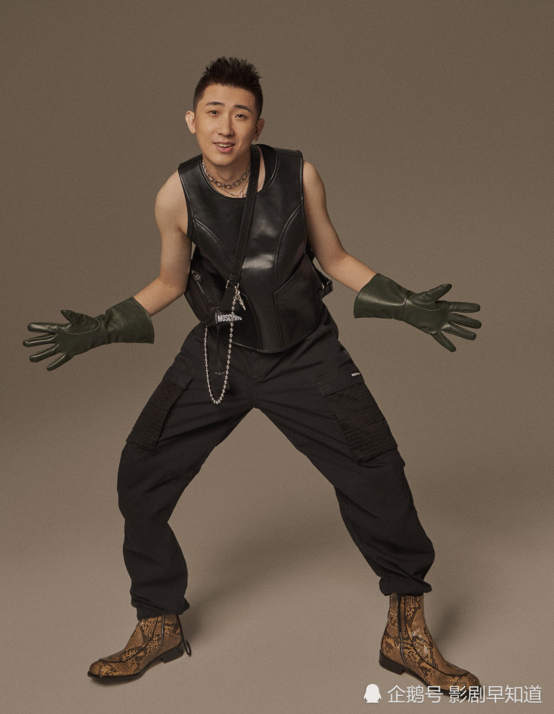 德云社开箱扒马褂备受瞩目尚九熙获力捧缺点暴露了