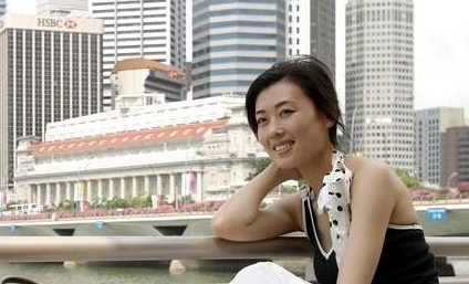 央视最美主持李红,嫁入豪门丈夫公公"入狱",今42岁过得怎样?_腾讯新闻