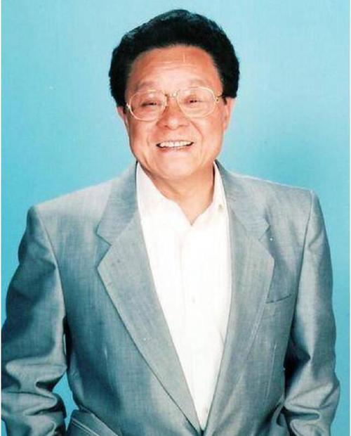 关海山2001年中风后,关海山淡出娱乐圈.