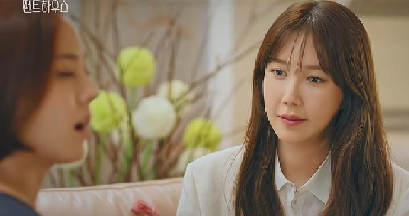 韩剧顶楼秀莲明目张胆和周丹泰唱反调周丹泰为何没有不悦