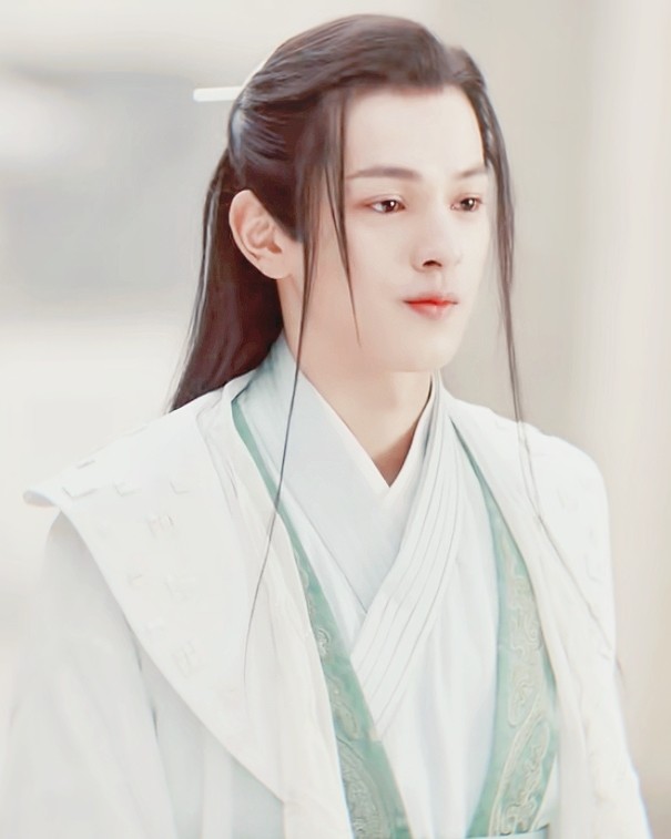 后来,在一次次的相处中,两人暗生情愫,知道了宁修睿