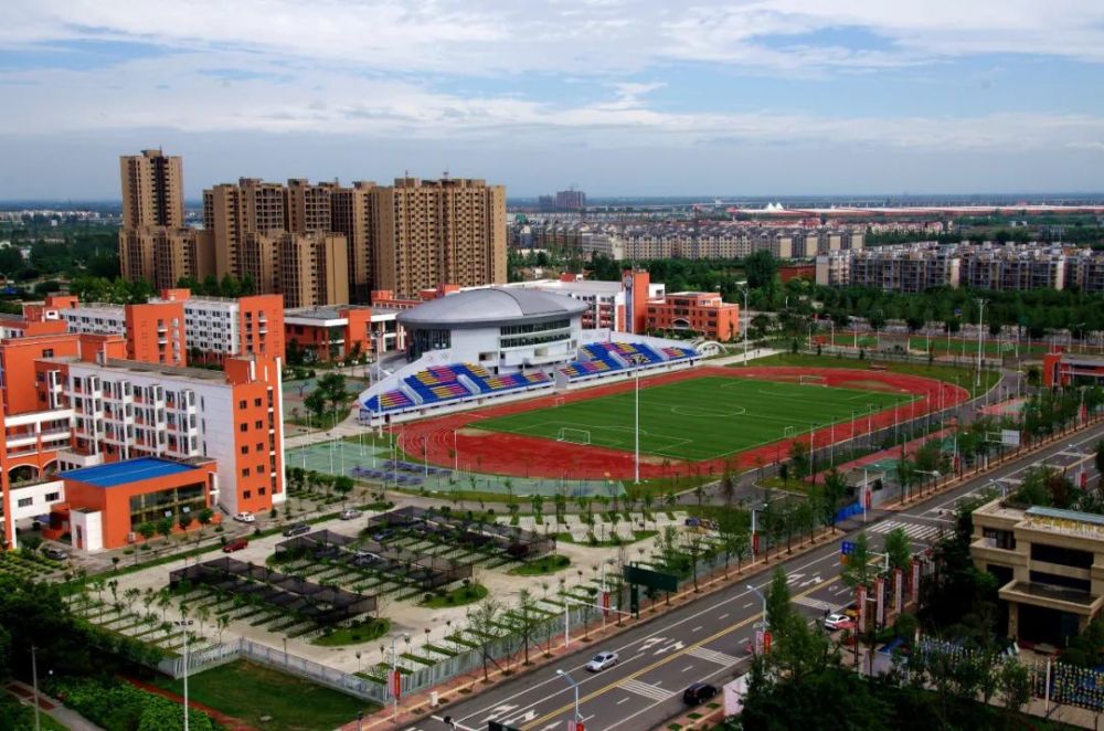 学校""四川省第一所globe计划学校"到四川省成都市川化中学1960年建校