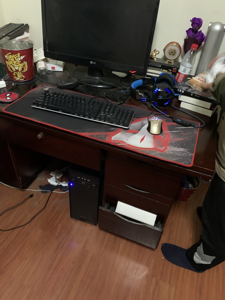 800卖表哥一台电脑真后悔!表哥占尽便宜还少给钱:我不为难你!