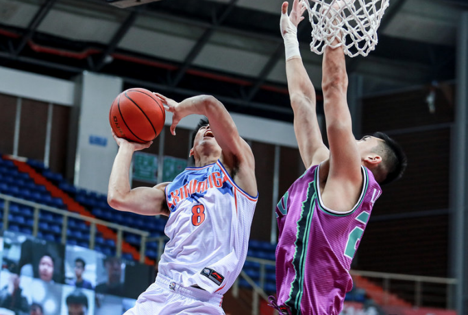 轰下22分成为球队第二号得分手,也是新疆如今的锋线新