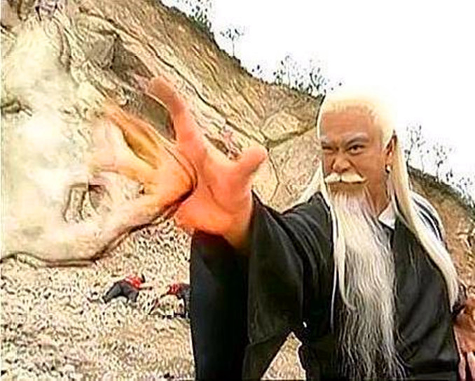 风云白发雄霸真实身份是谁并非雄霸本人而是他爹紫衣老大