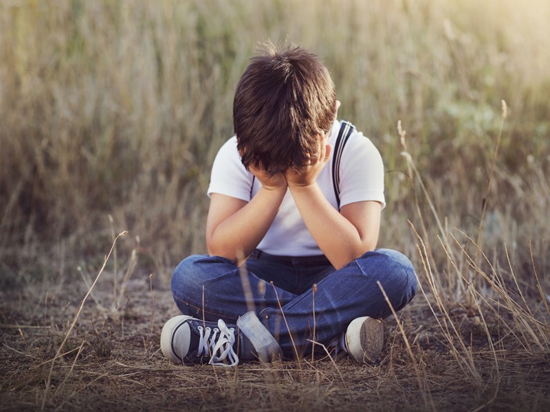 2岁儿被长辈捉弄让妈妈理智丧失!错误玩笑会造成孩子自卑感