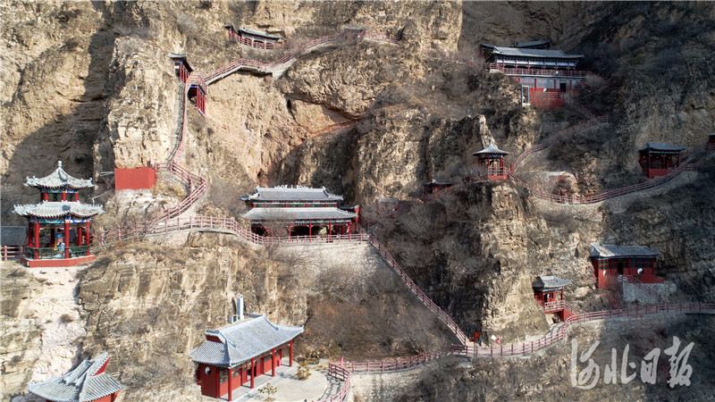 河北宣化鬼斧神工像光洞