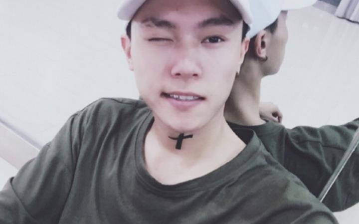 变形计6年后和爷爷相依为命的丫头去世富二代做法太暖心