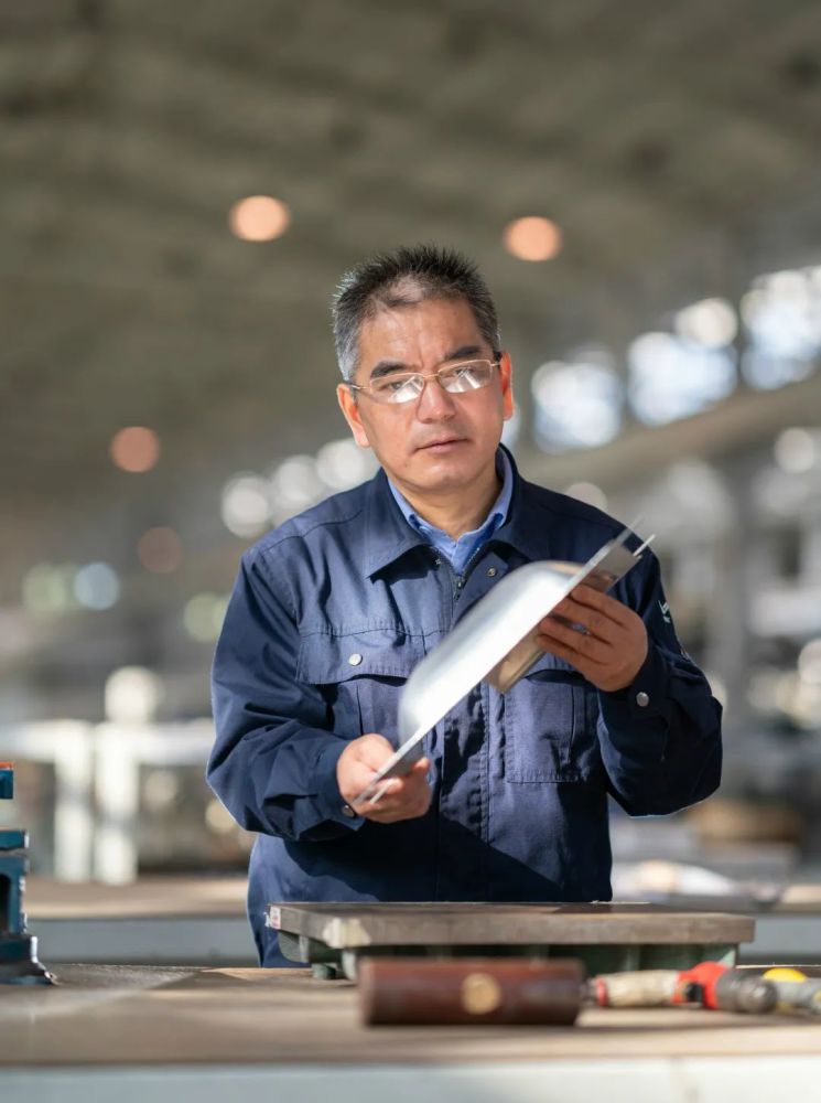 上飞公司王伟,陈磊,肖辉江荣获上海市劳动模范称号!_腾讯新闻
