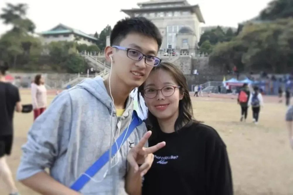 优秀!学霸情侣,分别直博清华,人大