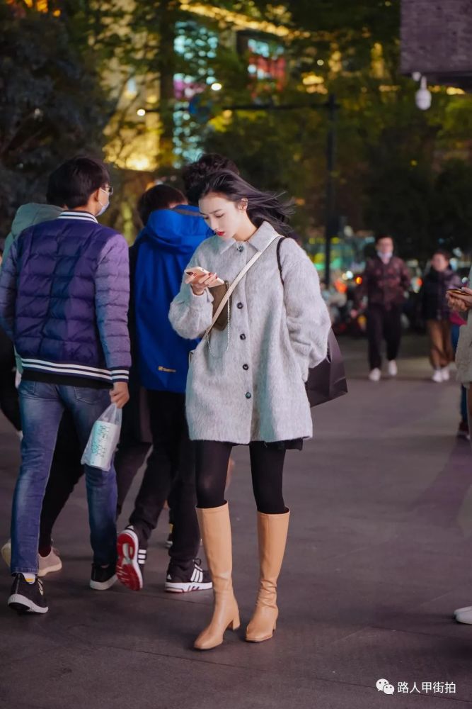 路人甲街拍123冬天的显瘦公式必定是上松下紧了