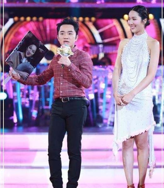 学学王祖蓝的摸肚秀恩爱,撩到李亚男大笑_腾讯新闻