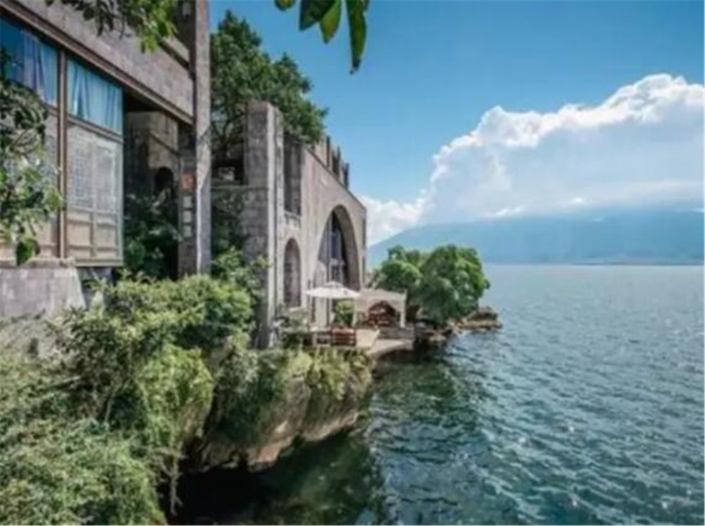 杨丽萍3000万造月亮宫却被查封外表好看掩盖不住肮脏