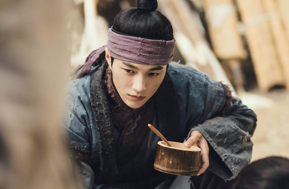 金明洙谈到了自己在新剧中《新暗行御史》的新角色_腾讯新闻