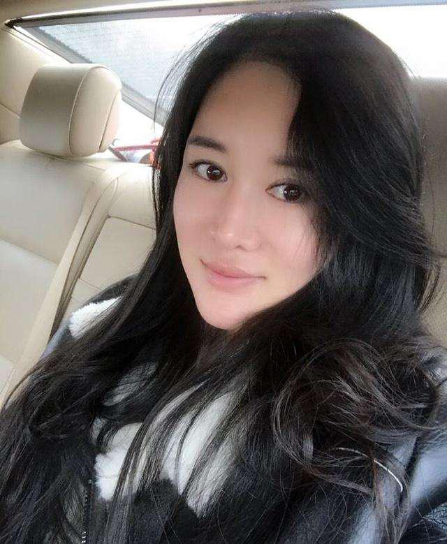 张纪中娇妻豪宅烤橘子,为丈夫暖胃真的好贴心,感情真挚令人动容