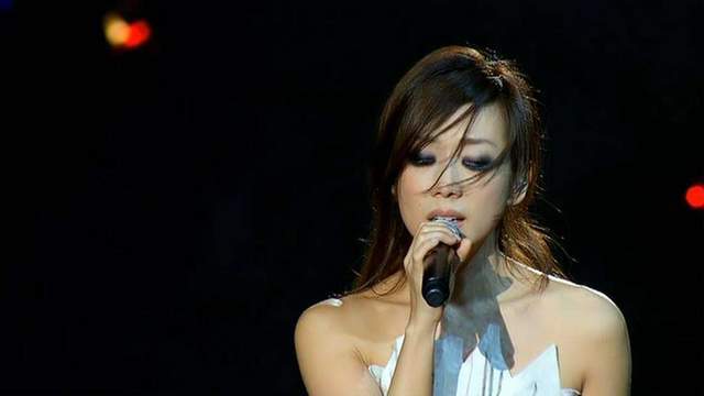 香港唯一一个由"丑小鸭"变成"白天鹅"的天后,现在美若天仙_腾讯新闻