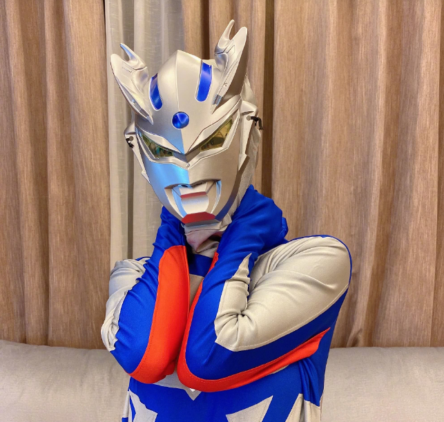 冯提莫呆妹儿cos奥特曼百分百还原成鬼畜超管先封了再说