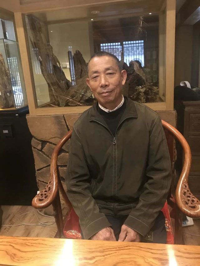 作为我市第四批非遗文化传承人,今年70岁的方成法在糟鱼,醉鱼等传统