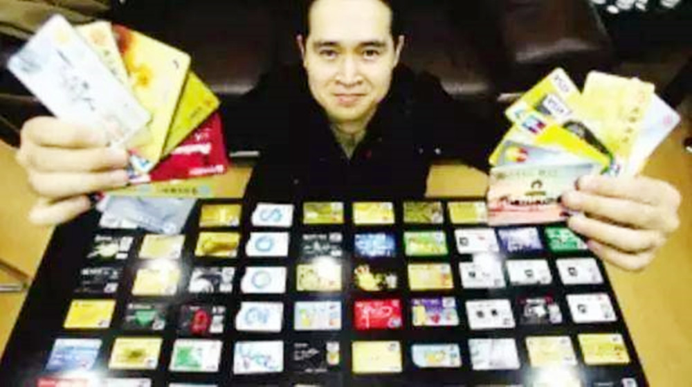 卡王排行_华强北“卡王”卖疯!官价5500叫价1.4万!网友哭了:救救玩家吧!...