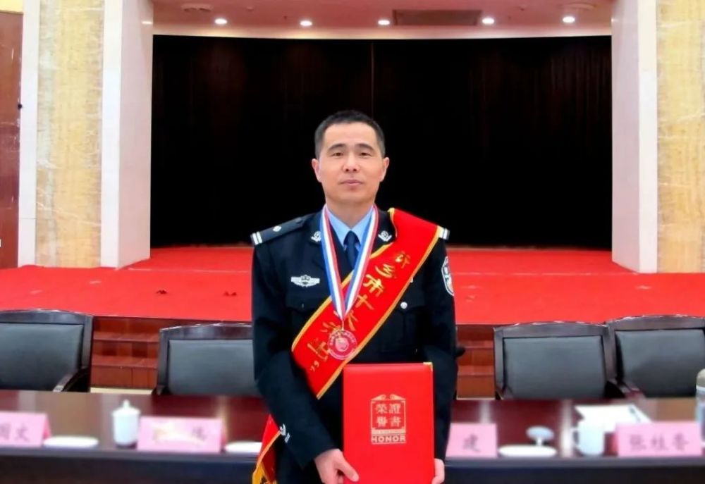 榜样的力量|王立志:"最强大脑"背后的科技尖兵_腾讯新闻