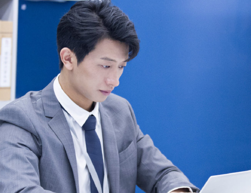 网传offer2丁辉被中途替换王骁落败前往英国工作而他是赢家