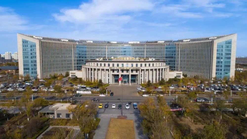 管委会主任郑宗建表示,区委二届九次全会提出,曹妃甸要创新发展,绿色