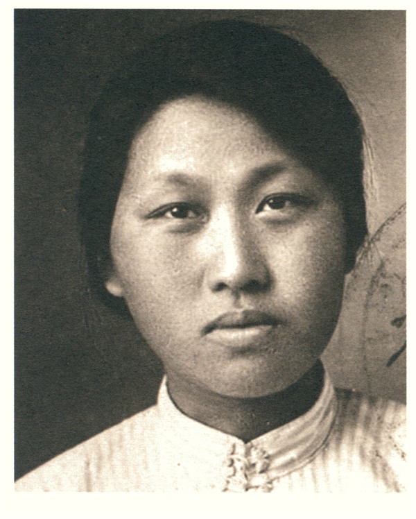 潘玉良在里昂中法大学入学登记时的照片