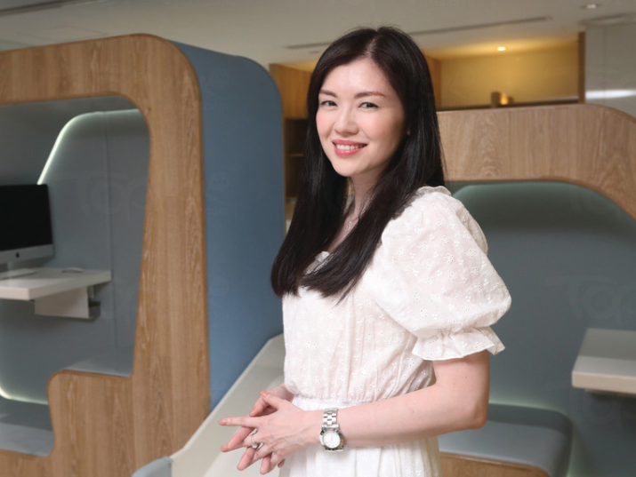 家有喜事家明表哥结婚48岁袁文杰娶小7岁女友已相恋9年