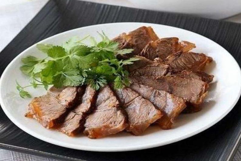 卤猪肉时,牢记"2不放",卤肉鲜香红亮味道正,不腥不柴_腾讯新闻