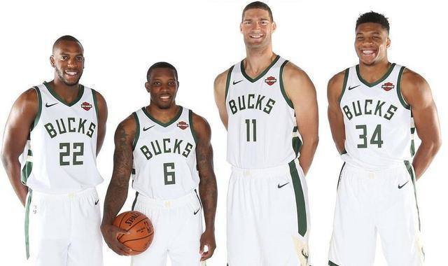 不过,字母哥的肌肉增长还在继续,就在上赛季定妆照时