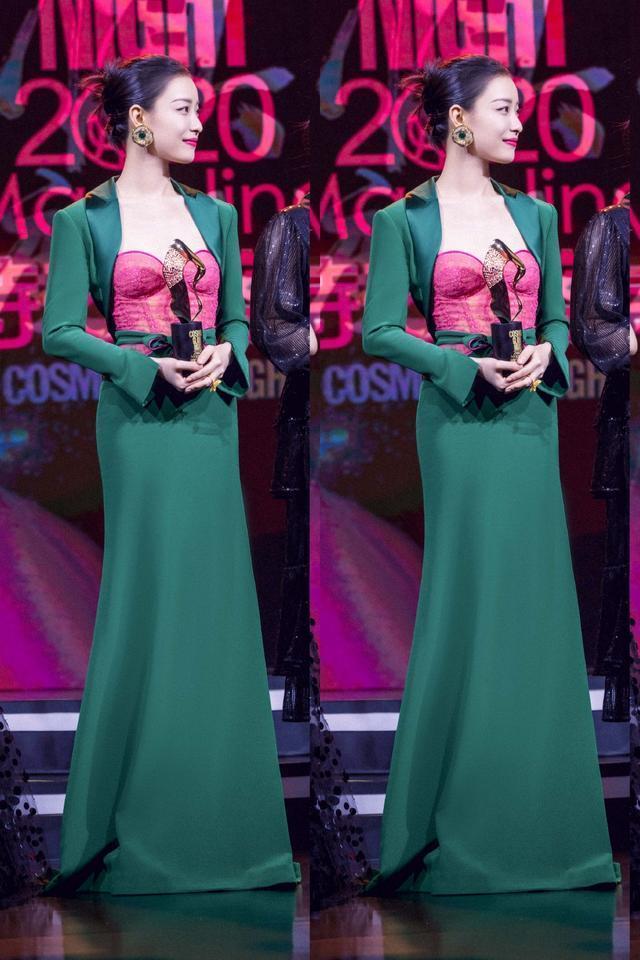 倪妮"红配绿"造型走红毯,却撞衫"钱夫人",还挺好看_腾讯新闻