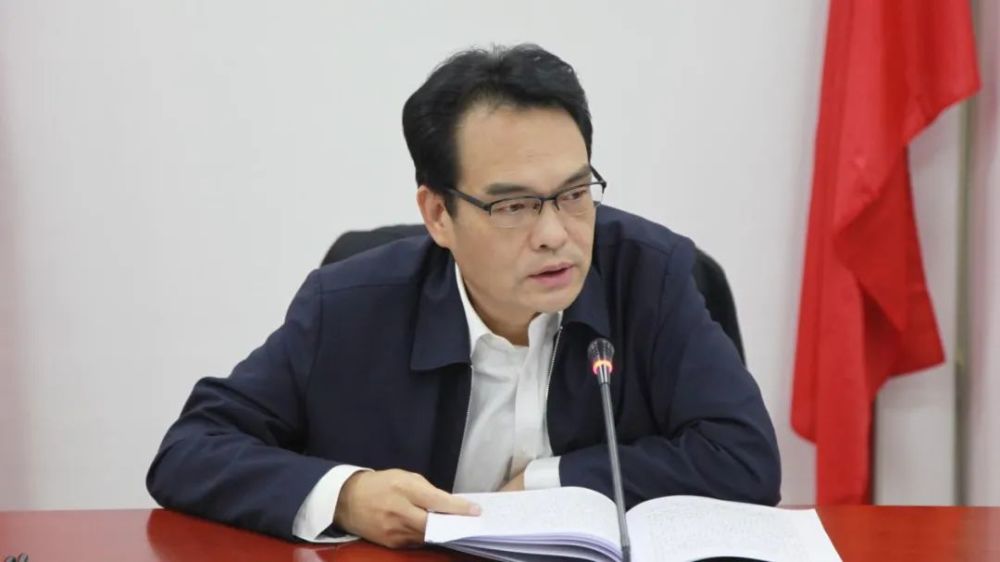 省林业局党组成员,副局长刘保华主持,局党组成员,副局长张卫东讲话.