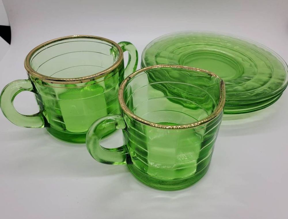 英国知名玻璃厂如bagley和davidson,早在1880年代就开始以铀玻璃制作