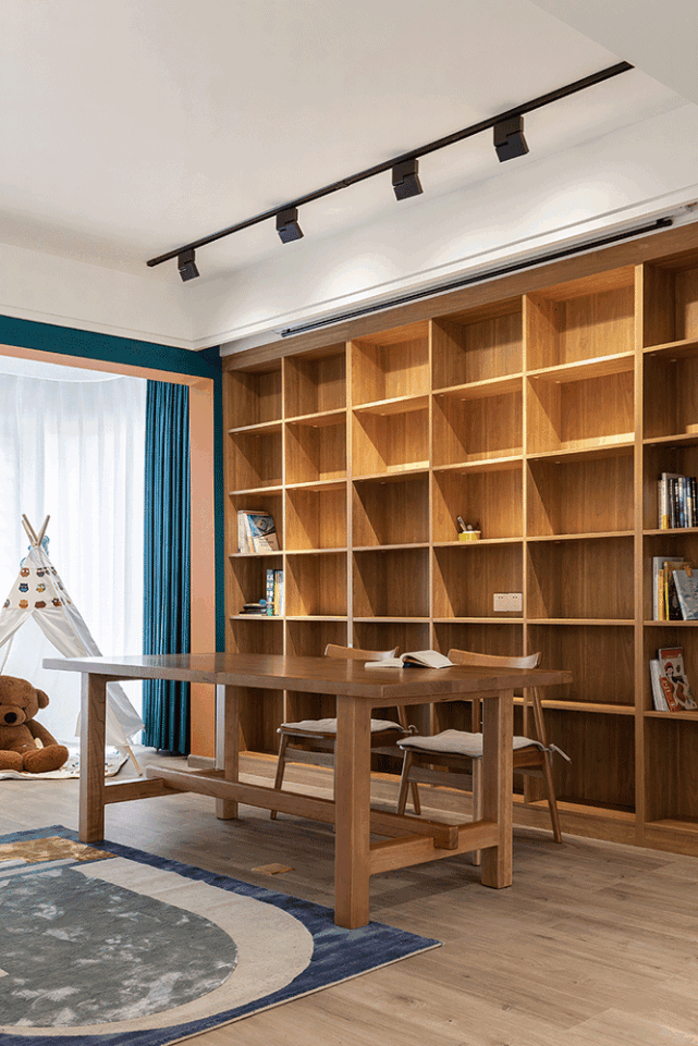 客厅电视换大书墙,大长桌,128平现代北欧混搭风