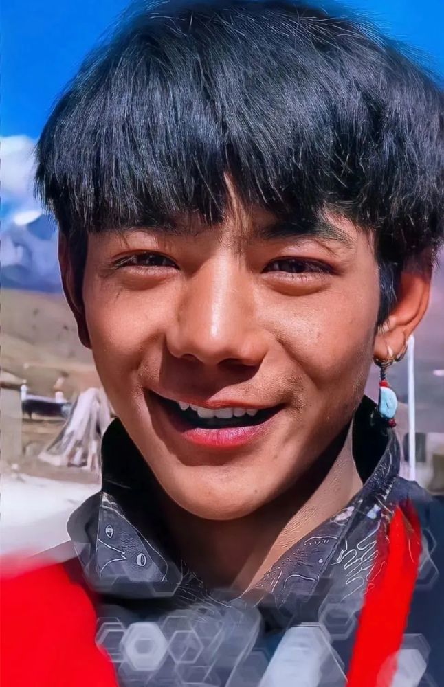 全网爆火的丁真壁纸,比明星还好看!