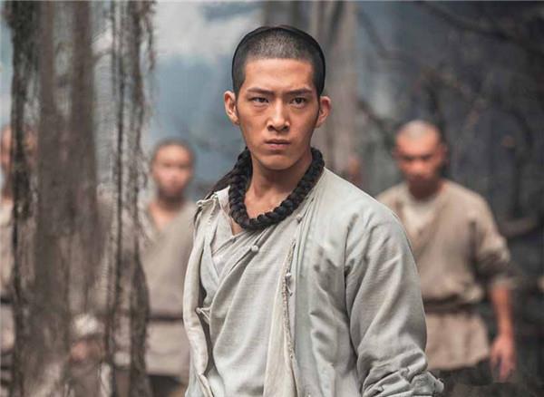 清朝奇闻:壮汉外出收粮,山林遇险遇蛇,元气大伤力尽而衰