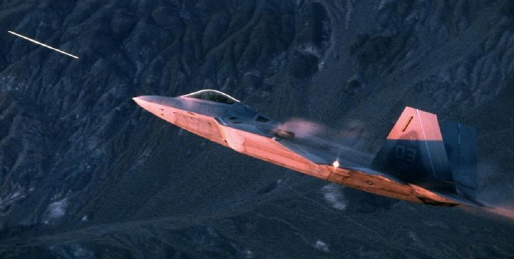 歼20究竟有没有机炮最新照片露端倪答案出人意料