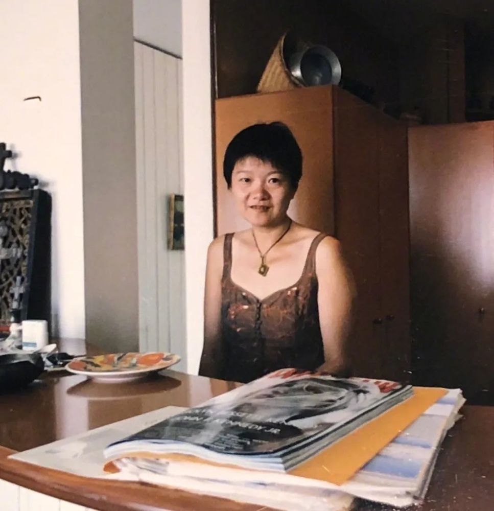 从导演陈凯歌到设计师杨小平洪晃的四段婚姻每一次都爱得洒脱