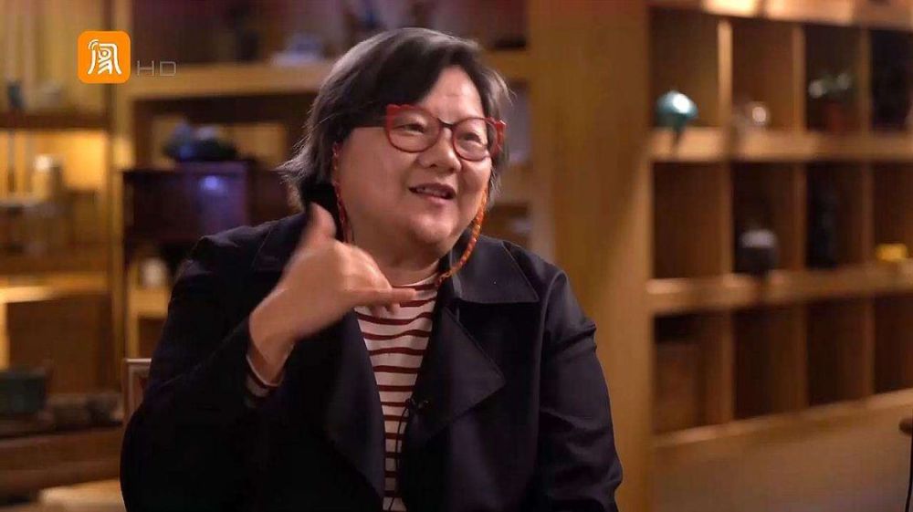 从导演陈凯歌到设计师杨小平洪晃的四段婚姻每一次都爱得洒脱