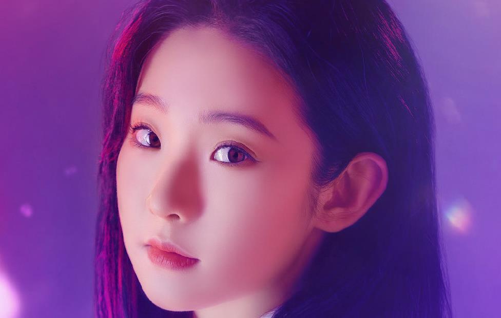 而张艺凡则曾经在《少年的你》里出演过胡小蝶一角