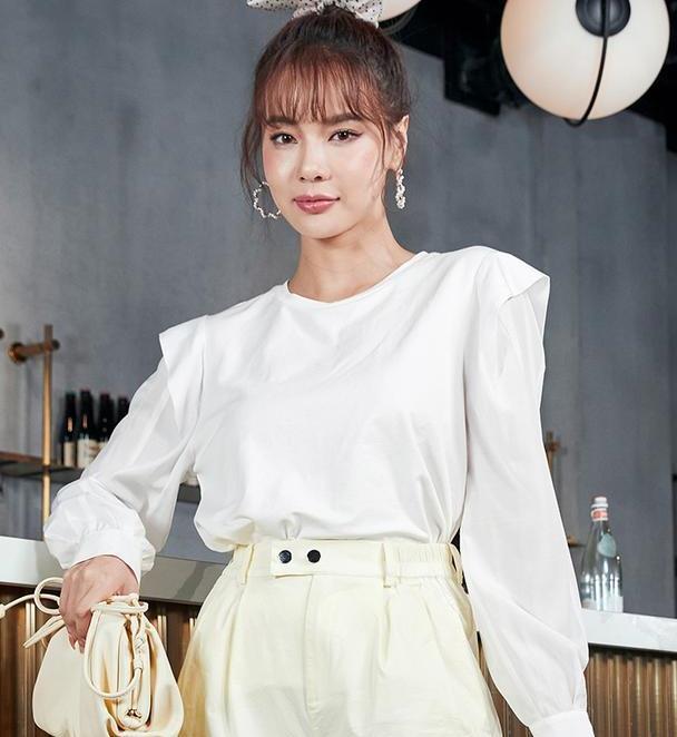 溜肩的女人穿衣容易没型有这3种衣服就够了可惜有些人不会搭