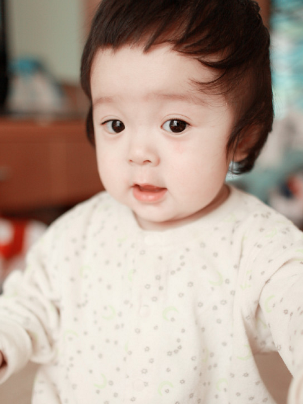 看到哈琳小时候,才知啥叫真人版洋娃娃!