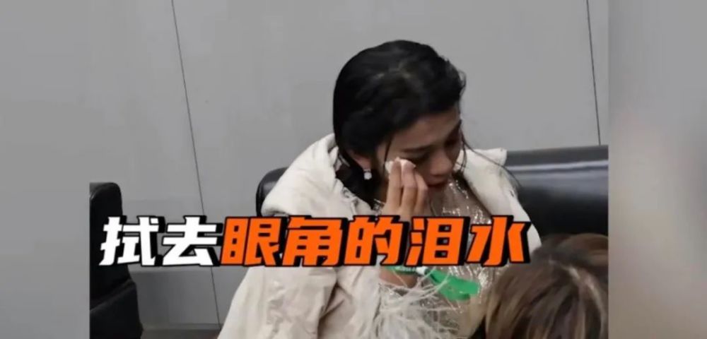 谈莉娜被记者问哭坦诚因为黑而自卑肖战还说她是印度黑女