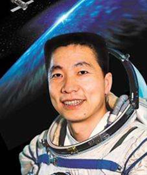 航天英雄杨利伟:受万人敬仰的背后,是女儿的早逝和妻子的离职