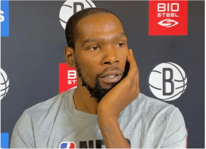 杜兰特秃头近照曝光发际线上移严重这是要走詹姆斯的老路啊