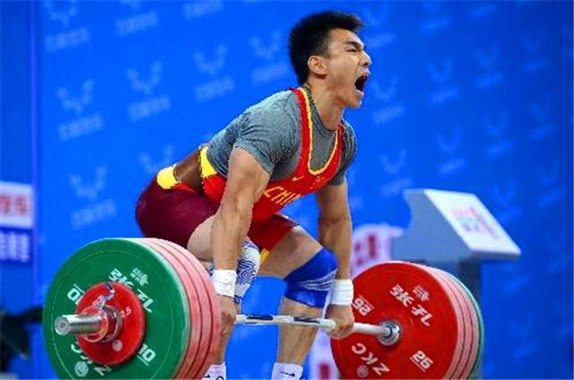 举重天才廖辉:4次打破世界纪录,奥运会前无故被换,无奈退役