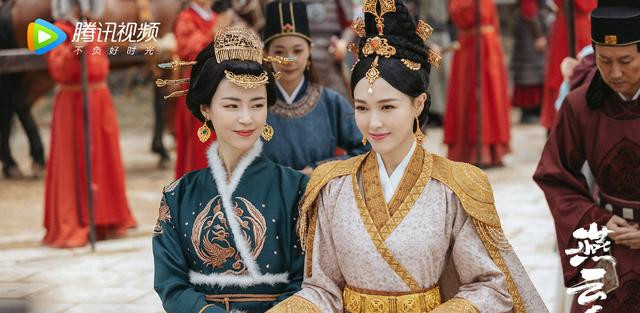 电视剧女星排行榜_2021泰国电视剧(泰剧)女演员身价排行榜:AumP登顶,Bella窜起