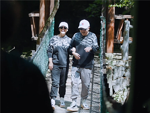 于谦的"李宁鞋"遭学生党疯抢,看到他上脚效果,网友:太潮了