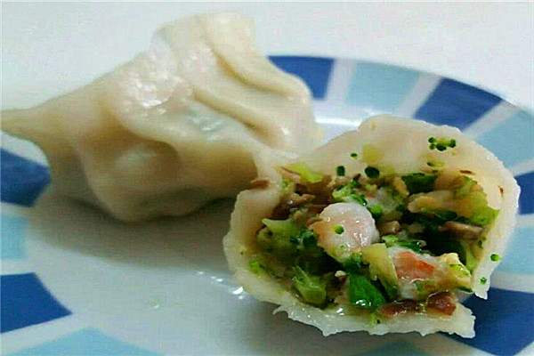 西兰花鸡蛋饺子